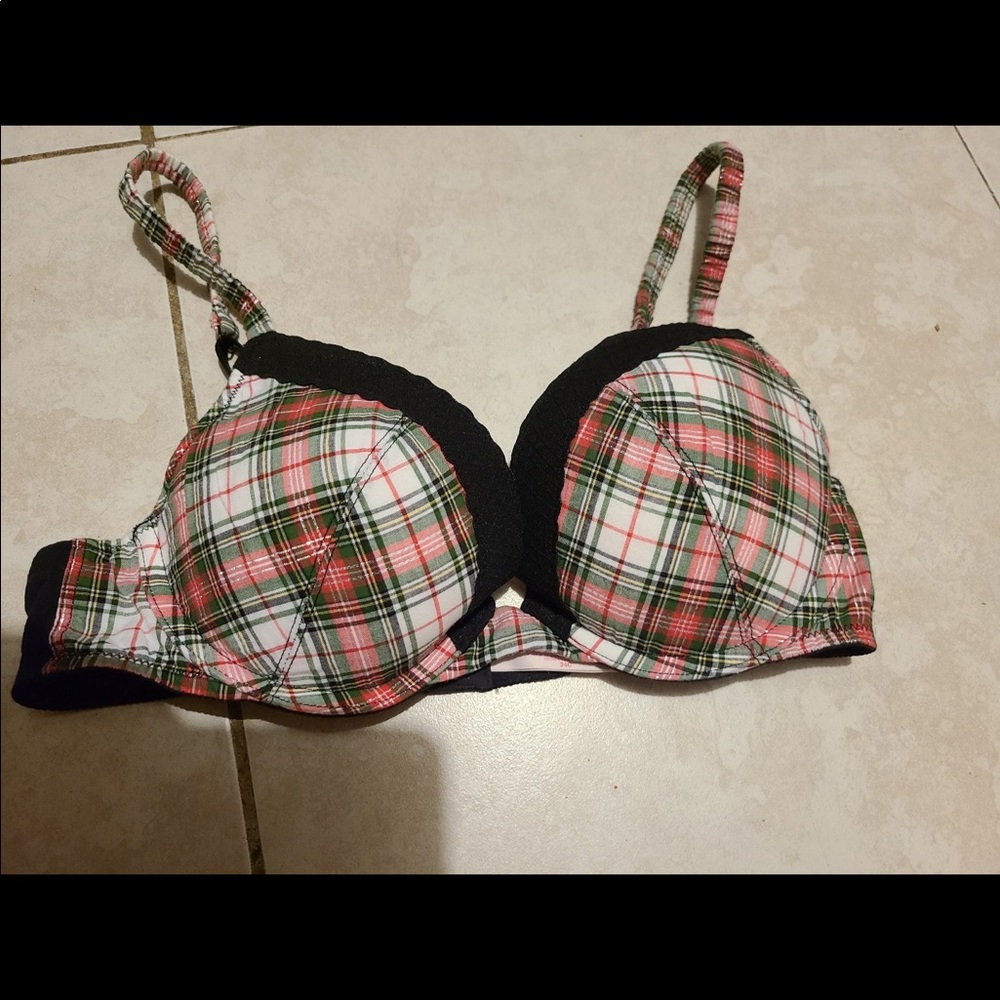 Victoria’s Secret bra 34C